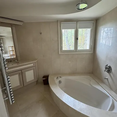 Ezea - Vue Et Charme Villa *