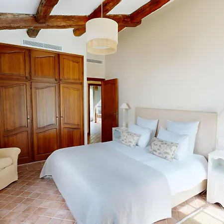 Ezea - Vue Et Charme Villa *